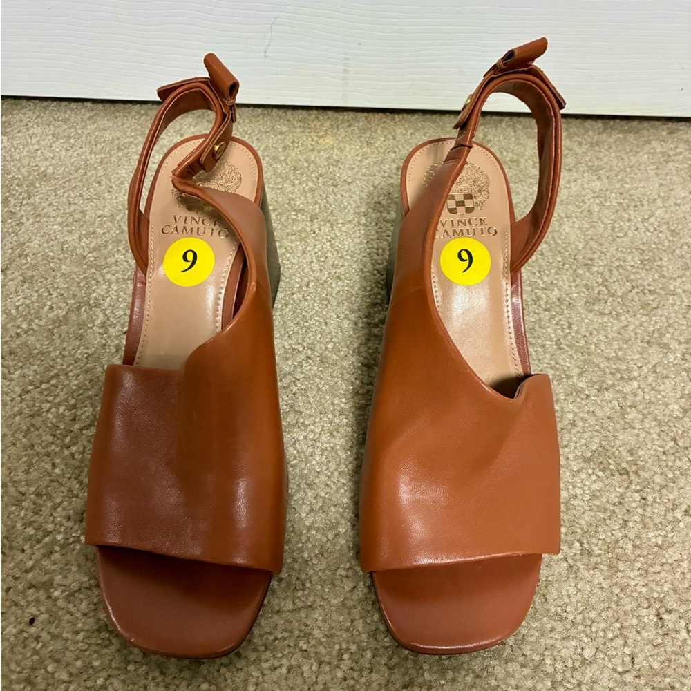 Vince Camuto tan leather flared wooden stacked block heels sandals chunky - Picture 2 of 6